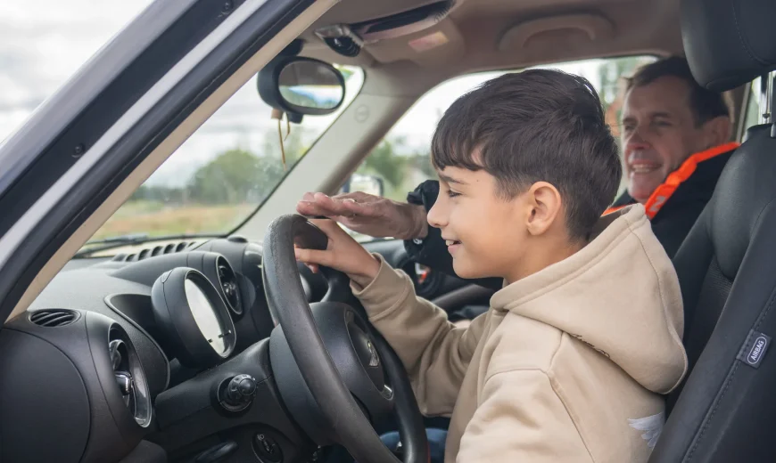 ¿A qué edad puede empezar tu hijo a conducir? Mitos y realidad